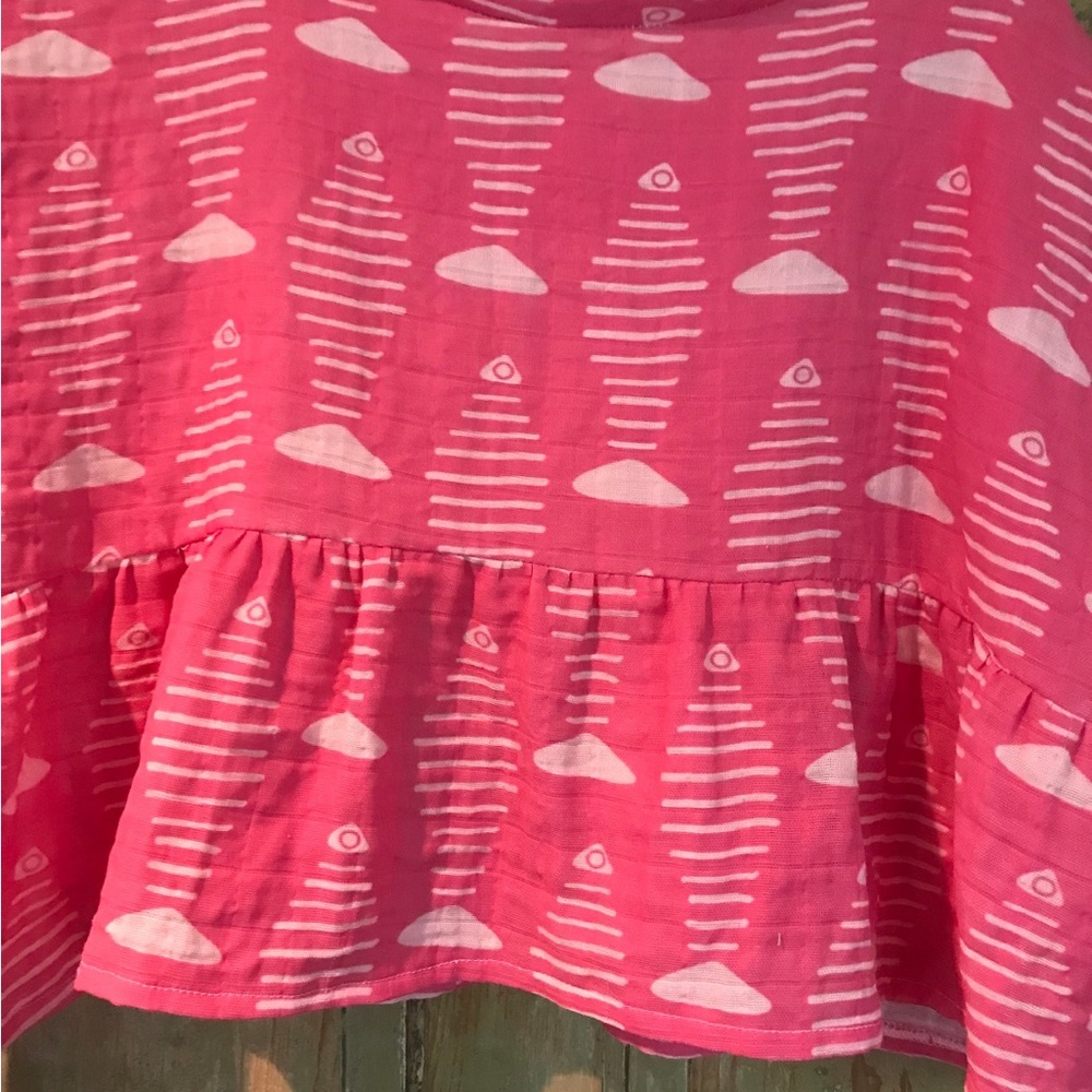 Pink Gauze Ruffled Top NWT NEW Size Medium, Summer Beachy Top with Fish Print. - Picture 4 of 7